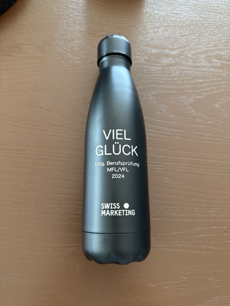Borracce & Thermos: NEUE Thermosflasche schwarz – Nuovo (secondo la descrizione) da Uster venduto da HiestandReto
