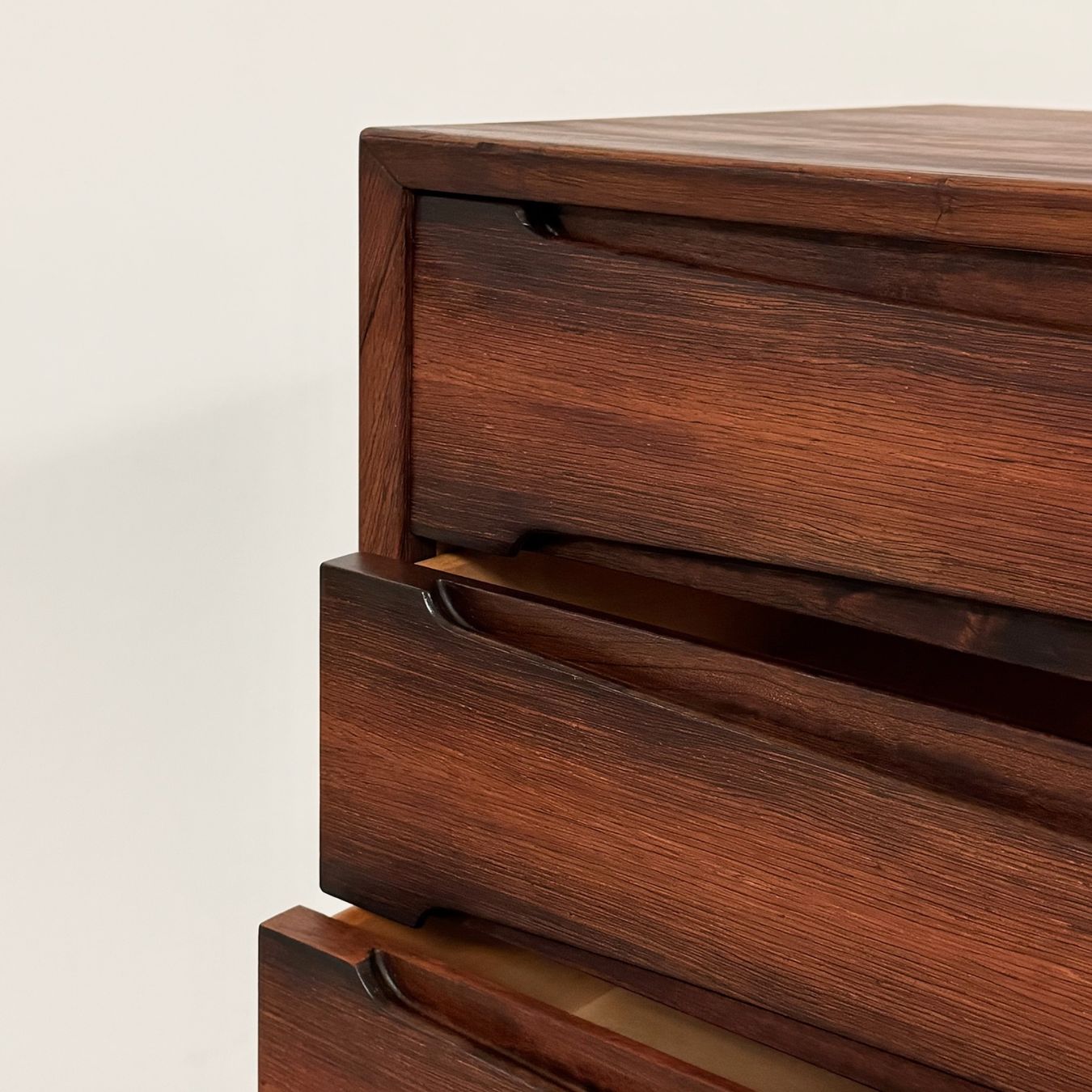 Cassettiere: MCM palisander Kommode Vodder Denmark 60s – Usato da Basel venduto da MidMod20C 1