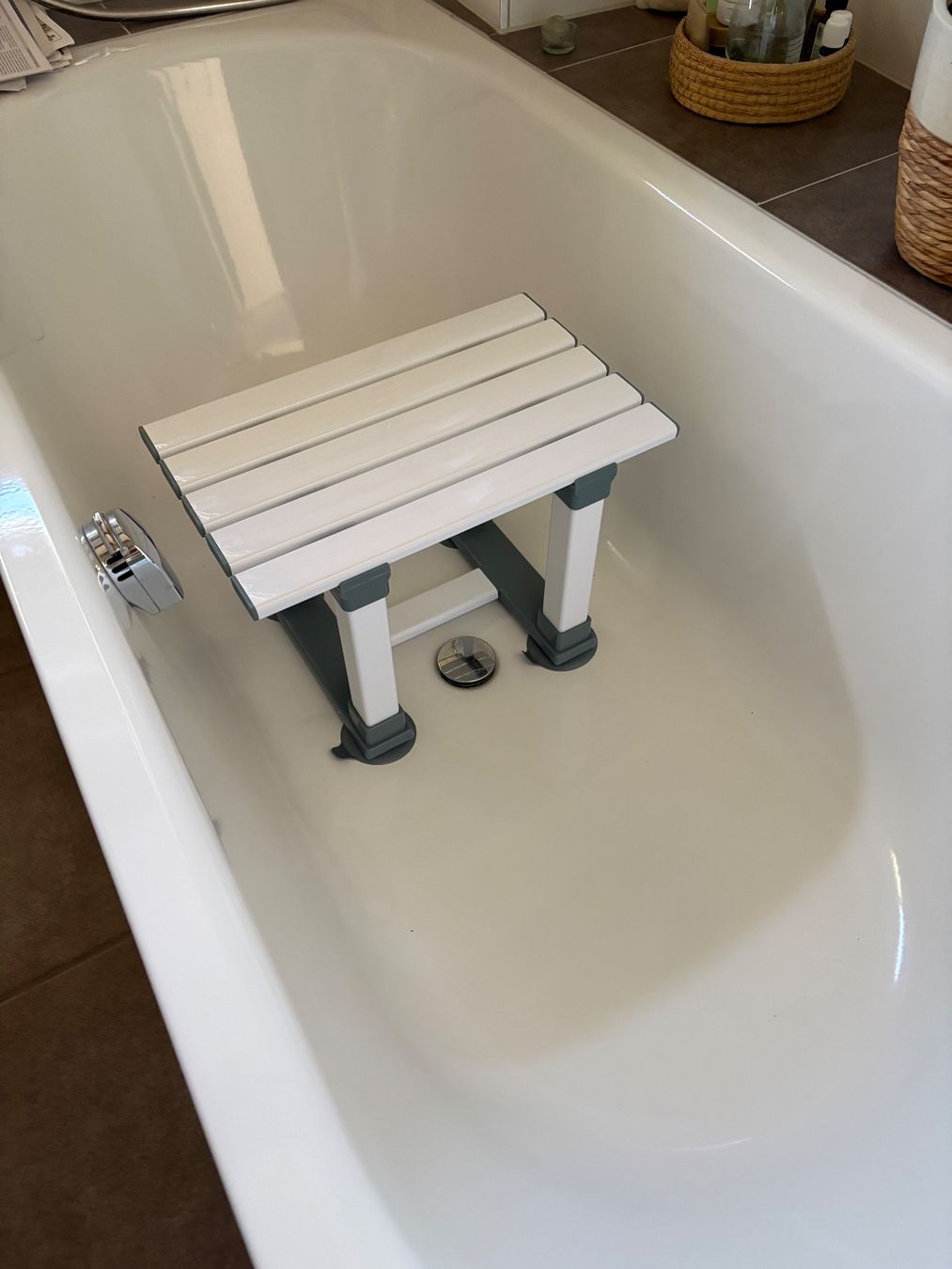 Hocker: NEU Rutschfester Badewannensitz Hocker Duschsitz Badehocker – Gebraucht aus Basel von rica44 1