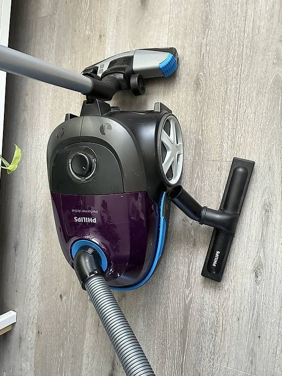 Staubsauger & Zubehör: Staubsauger Philips Performer Active – Gebraucht aus Frauenfeld von s.wiederkehr