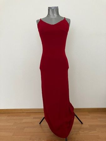 Robe longue rouge sexy, parfait pour vos soirées d'été.T XS