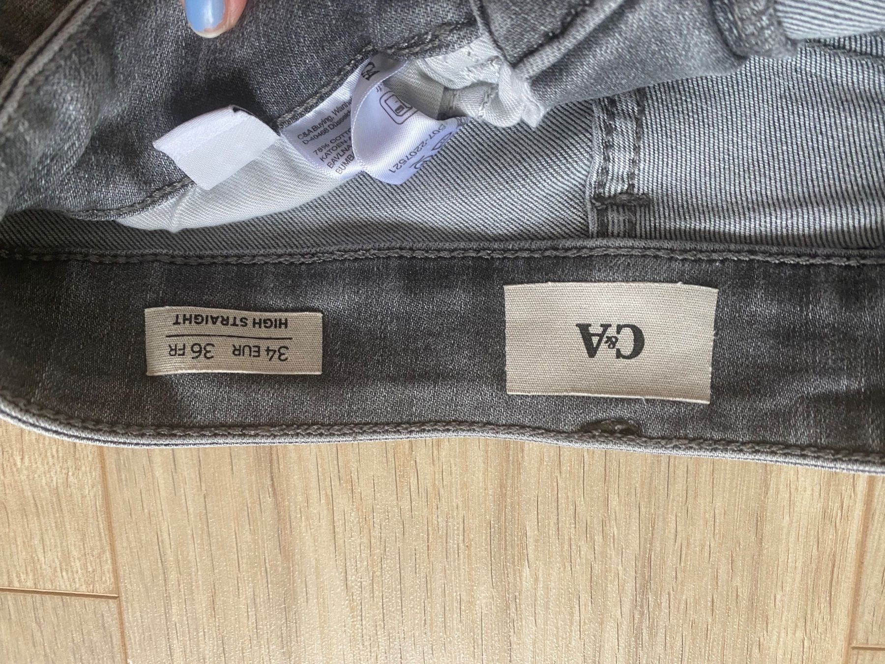 C&A Jeans: Straight Leg Jeans grau – Usato da Thun venduto da van_b6g5 2
