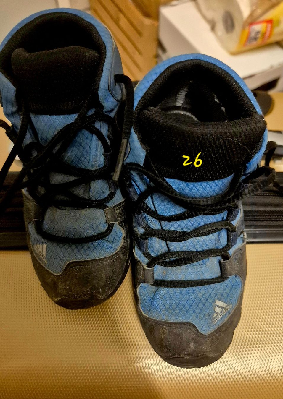 Chaussures garçon: 4 Kinderschuhe Gr.26/27 – D'occasion à Zweidlen par stvc928 2