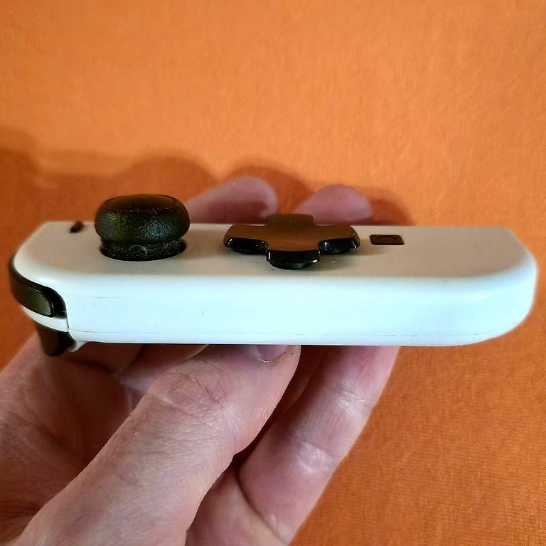 Konsolen: Nintendo Switch Oled + Grip Attachment + Protective Case – Gebraucht aus Oberwil b. Zug von gle_5cyf 4