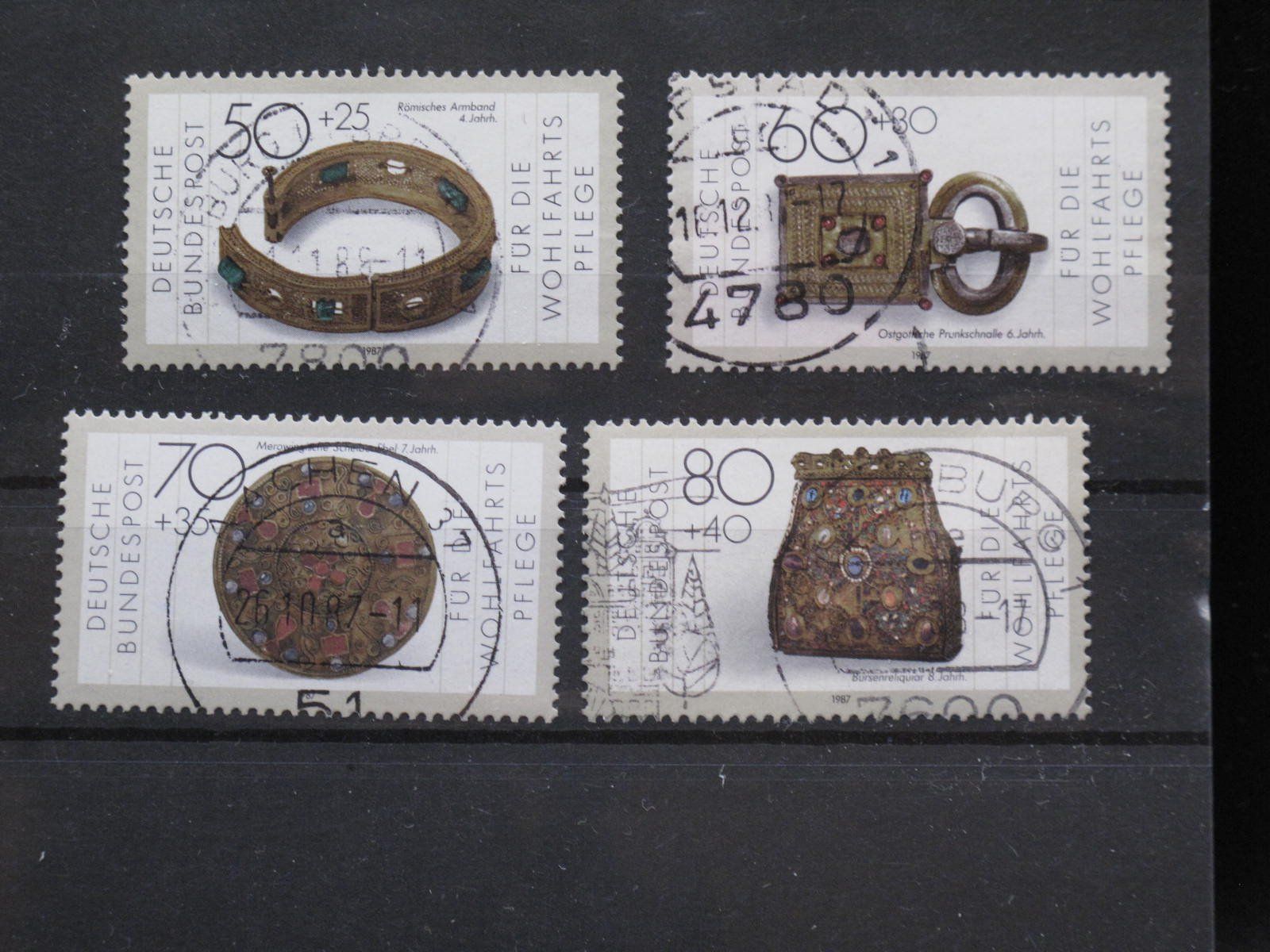 Tutti i francobolli: BRD 1987 Gold & Silberschmuck gest – Usato da Wil SG venduto da fva01