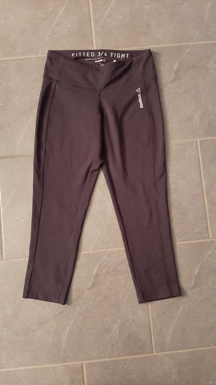 Reebok Leggings: Reebok 3/4 Tights Grösse S/34-36 – Usato da Dübendorf venduto da Luuuusmeitli12