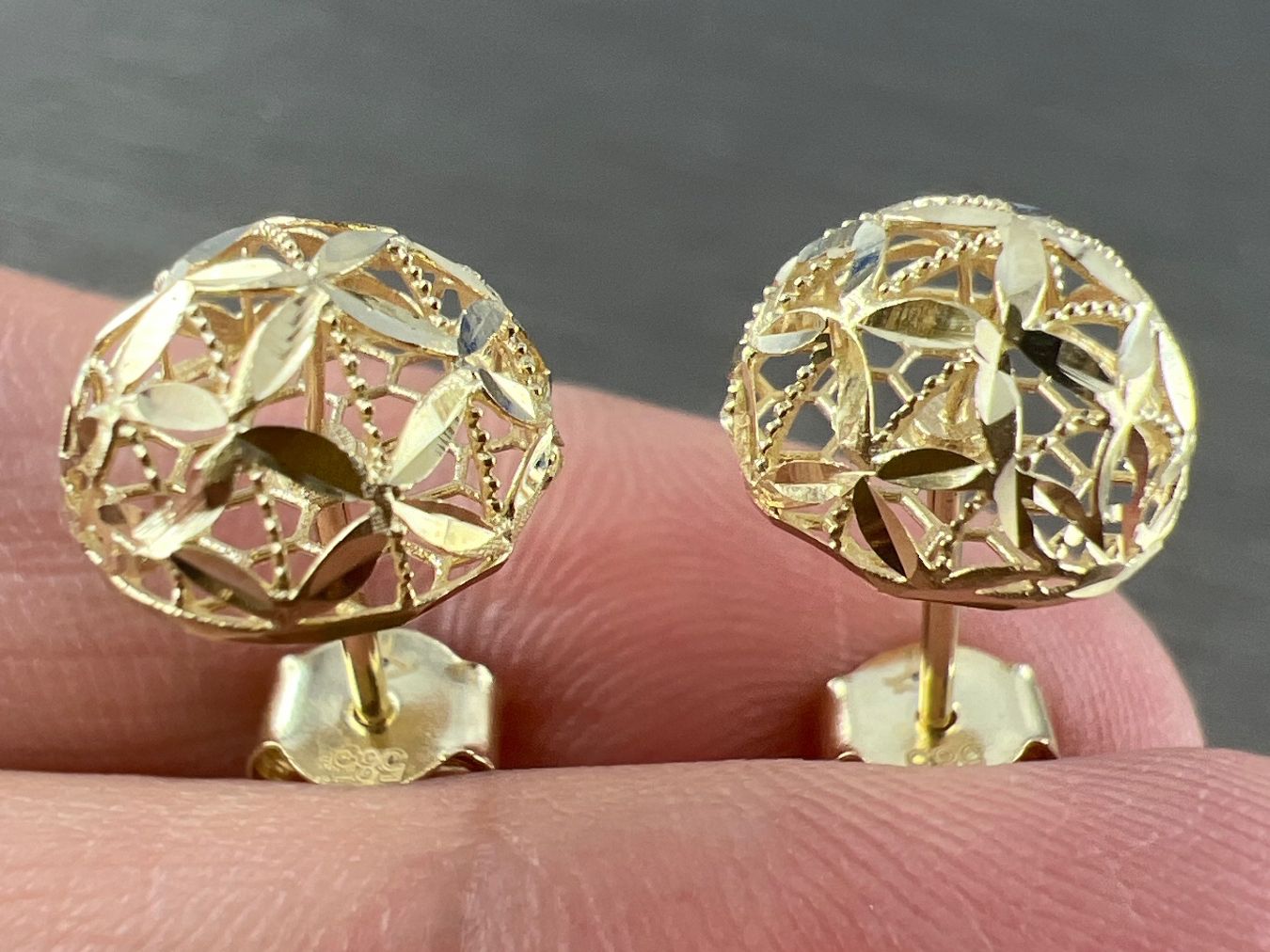 Ohrringe & -stecker: Ohrstecker 585 Gold – Gebraucht aus Niederuzwil von leo_8857