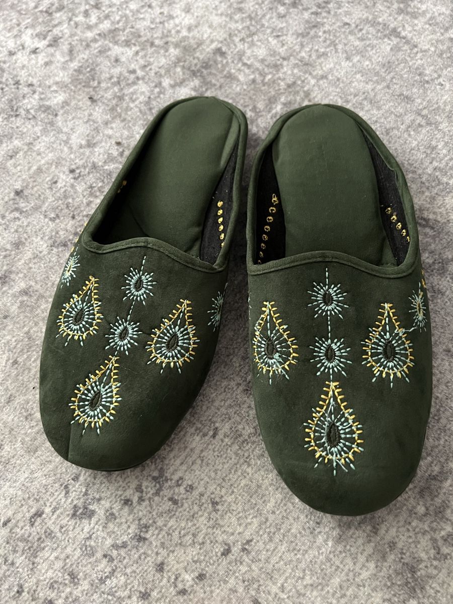 Scarpe da donna: Bequeme Hausschuhe Gr. 40,grün – Nuovo (secondo la descrizione) da Siebnen venduto da toshi123