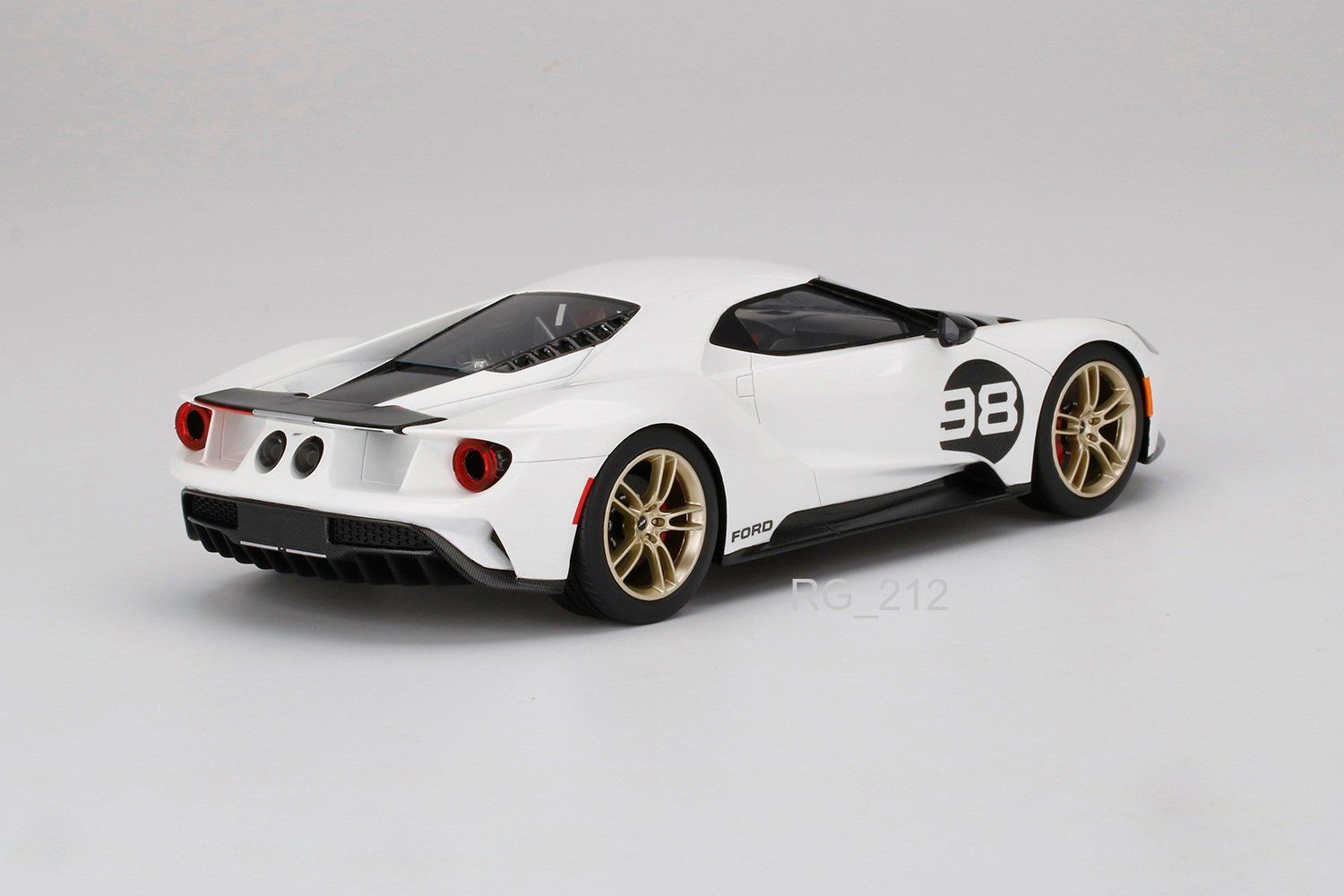 Modellini d'auto: Ford GT Heritage Edition 1:18 – Nuovo e nell'imballaggio originale da Ulisbach venduto da mironebraska 1