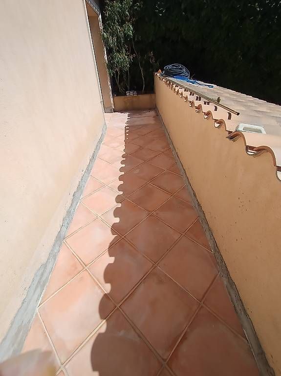 Rivestimenti per pavimenti: Carreleur  – Usato da Les Verrières venduto da ren_2kg2
