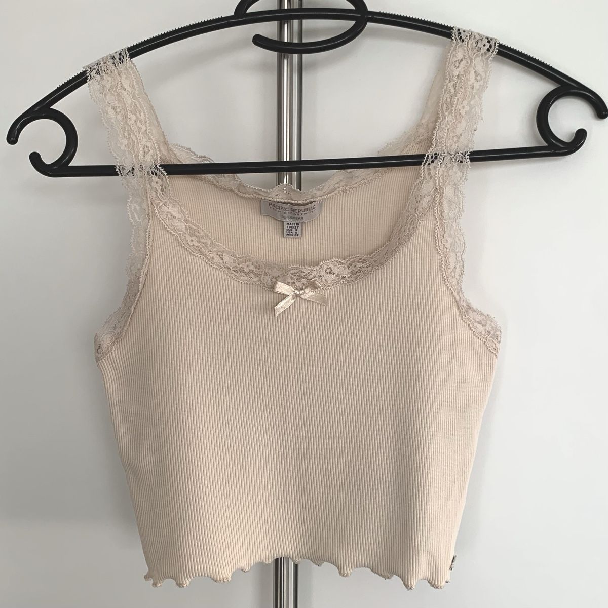 Top: Spitzen Crop-Tops – Usato da Düdingen venduto da Hiron_o7 5