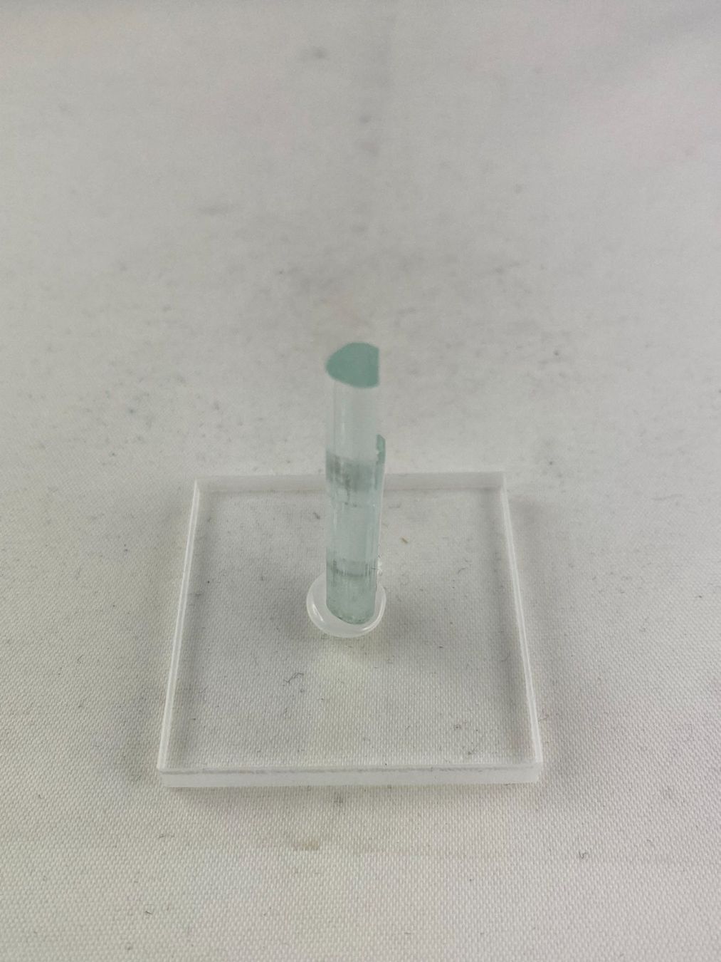 Minerali & Pietre curative: Aquamarine 0.6cm 0.5cm 3.6cm 3g – Usato da Schinznach Bad venduto da Prosperos 2