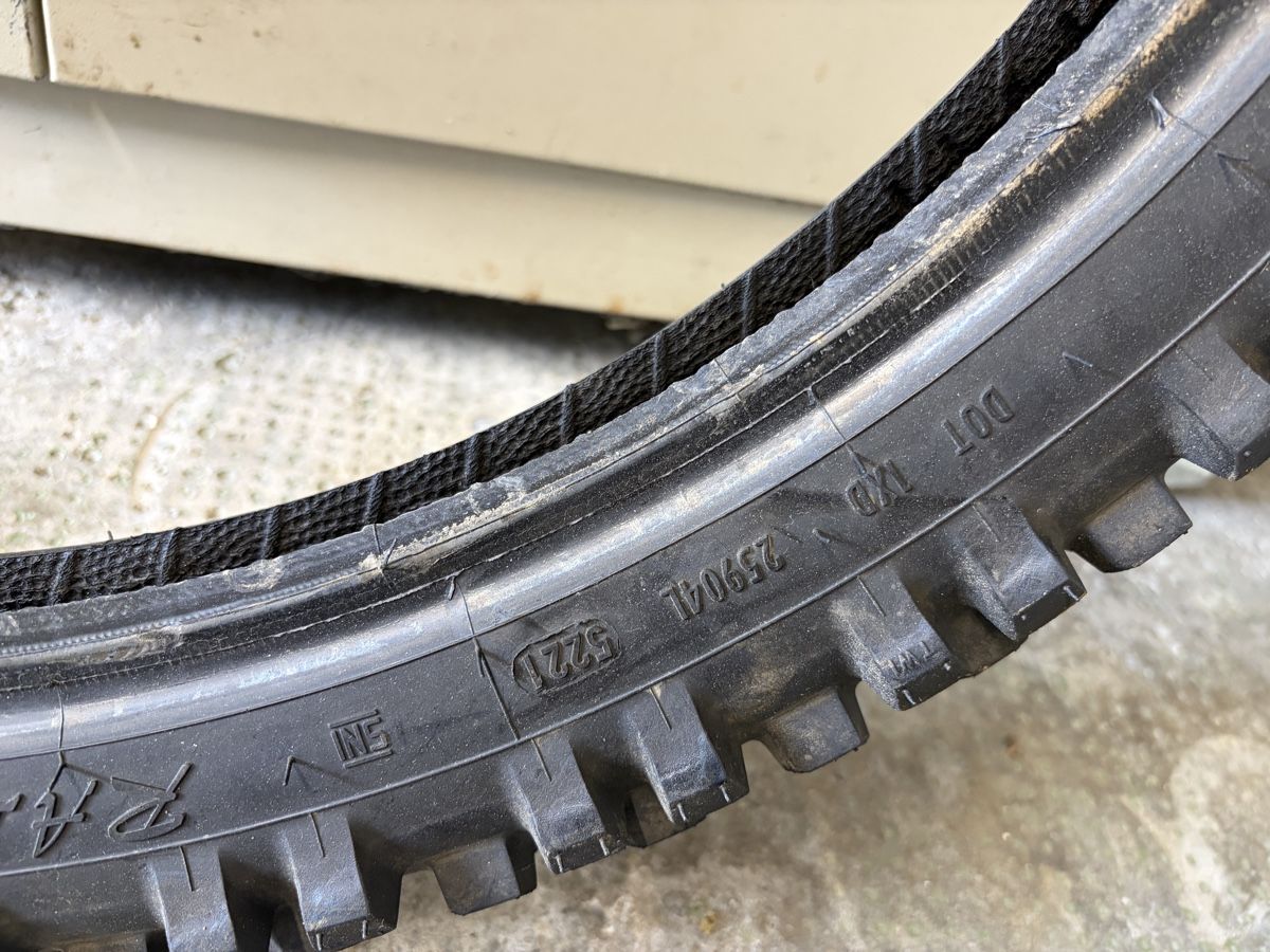 Pneus & Kompletträder: Motorrad Reifen 90/90 - 21 – Gebraucht aus Möhlin von Djferra 2