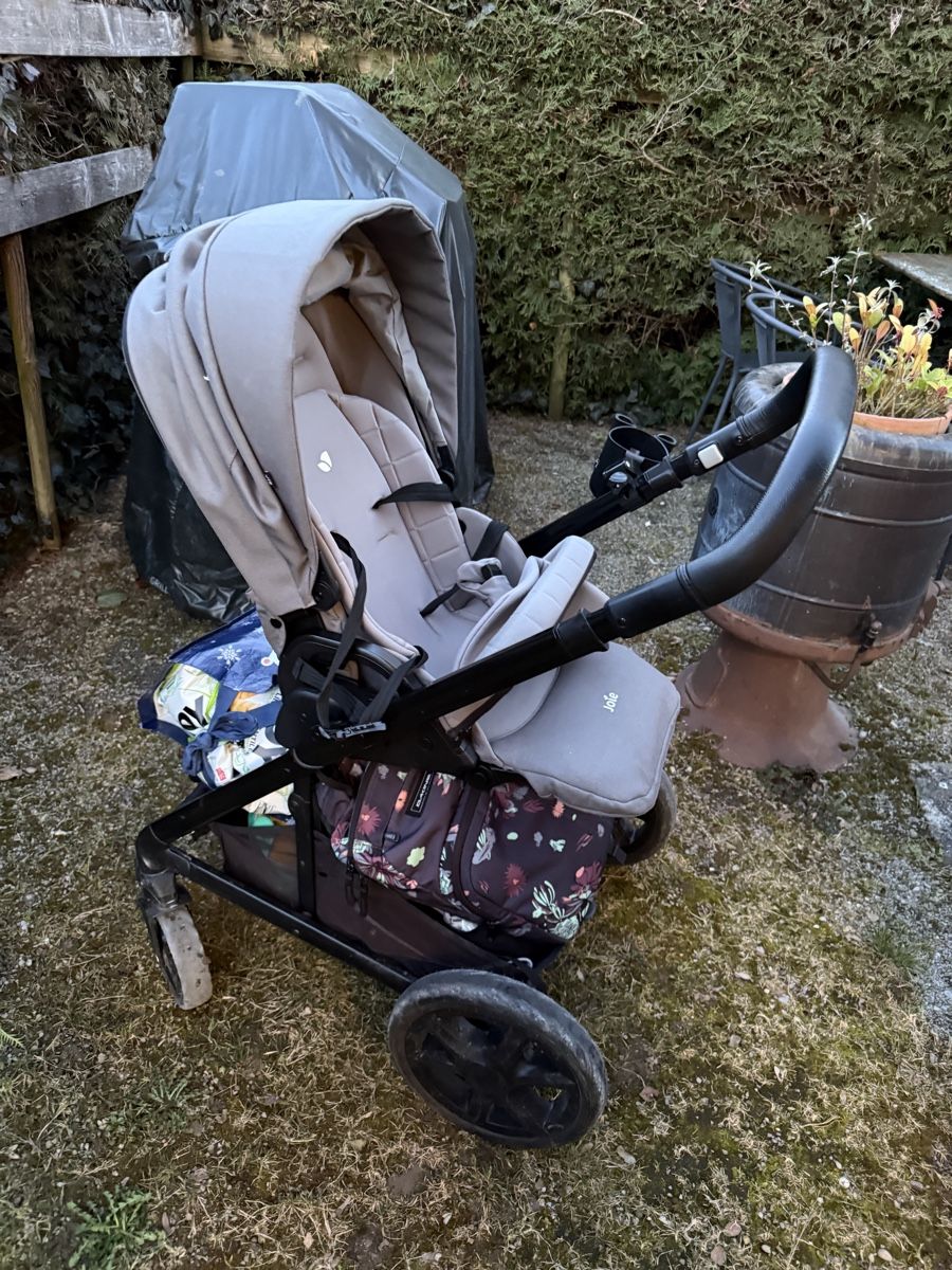 Joie Carrozzine: Joie Versatrax Pushchair - Grey - Excellent Condition! – Usato da Rüti ZH venduto da gol_kf95
