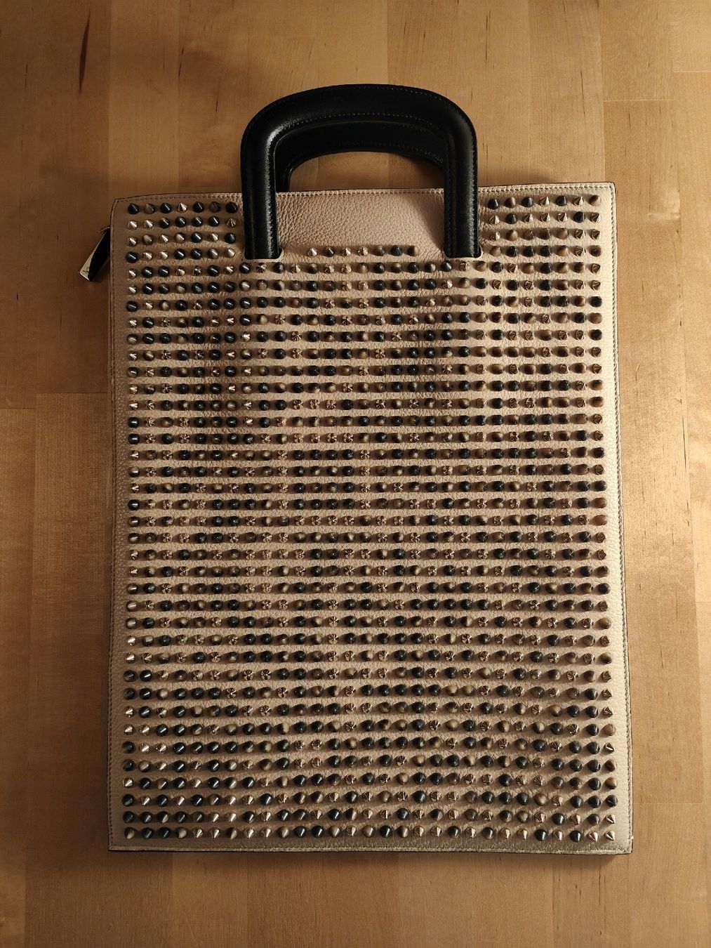 Christian Louboutin Borse: Tasche von Christian Louboutin – Usato da Einsiedeln venduto da RaphaelSimeon