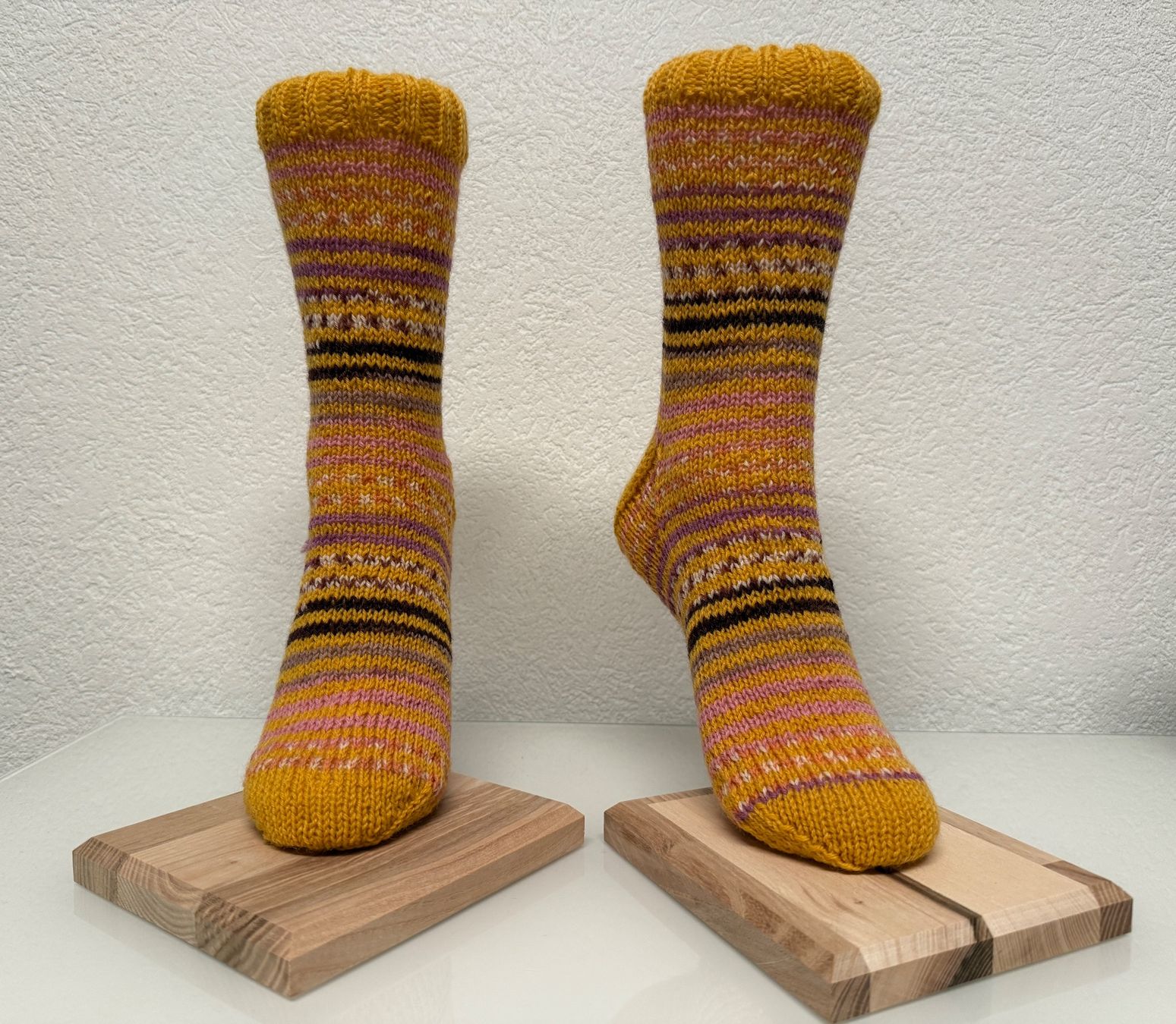 Calze: Socken Grösse 38/39 handgestrickt – Nuovo e nell'imballaggio originale da Bichelsee venduto da straub87