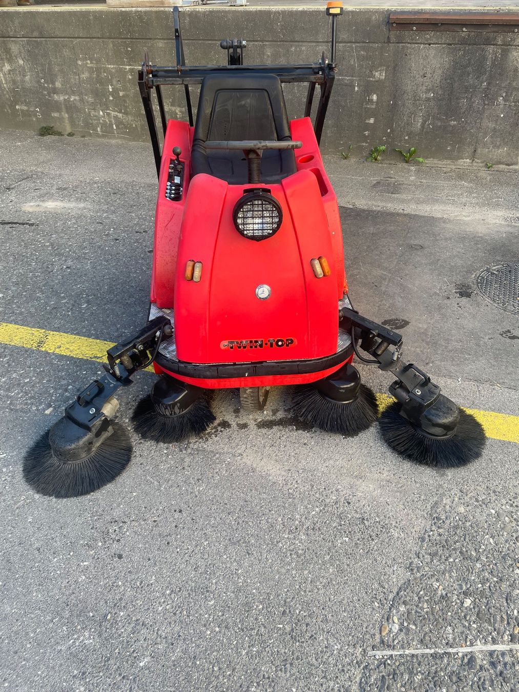Tutte le macchine: Wischmaschine TWIN-TOP Stolzenberg – Usato da Biel/Bienne venduto da Michtelsen 3