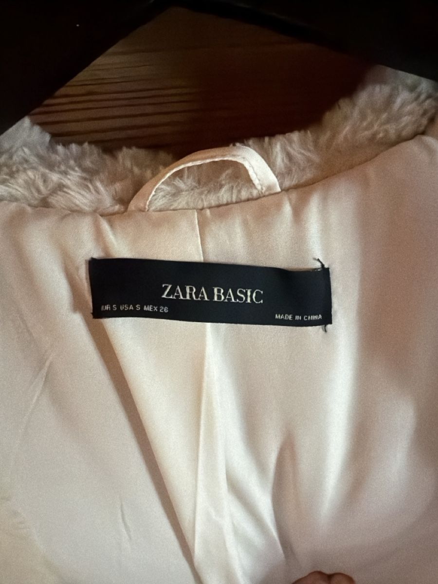 Zara Jacken: Faux Fur Jacket beige Zara Basic size S  – Neu (gemäss Beschreibung) aus Pfäffikon SZ von sophia.koch 1