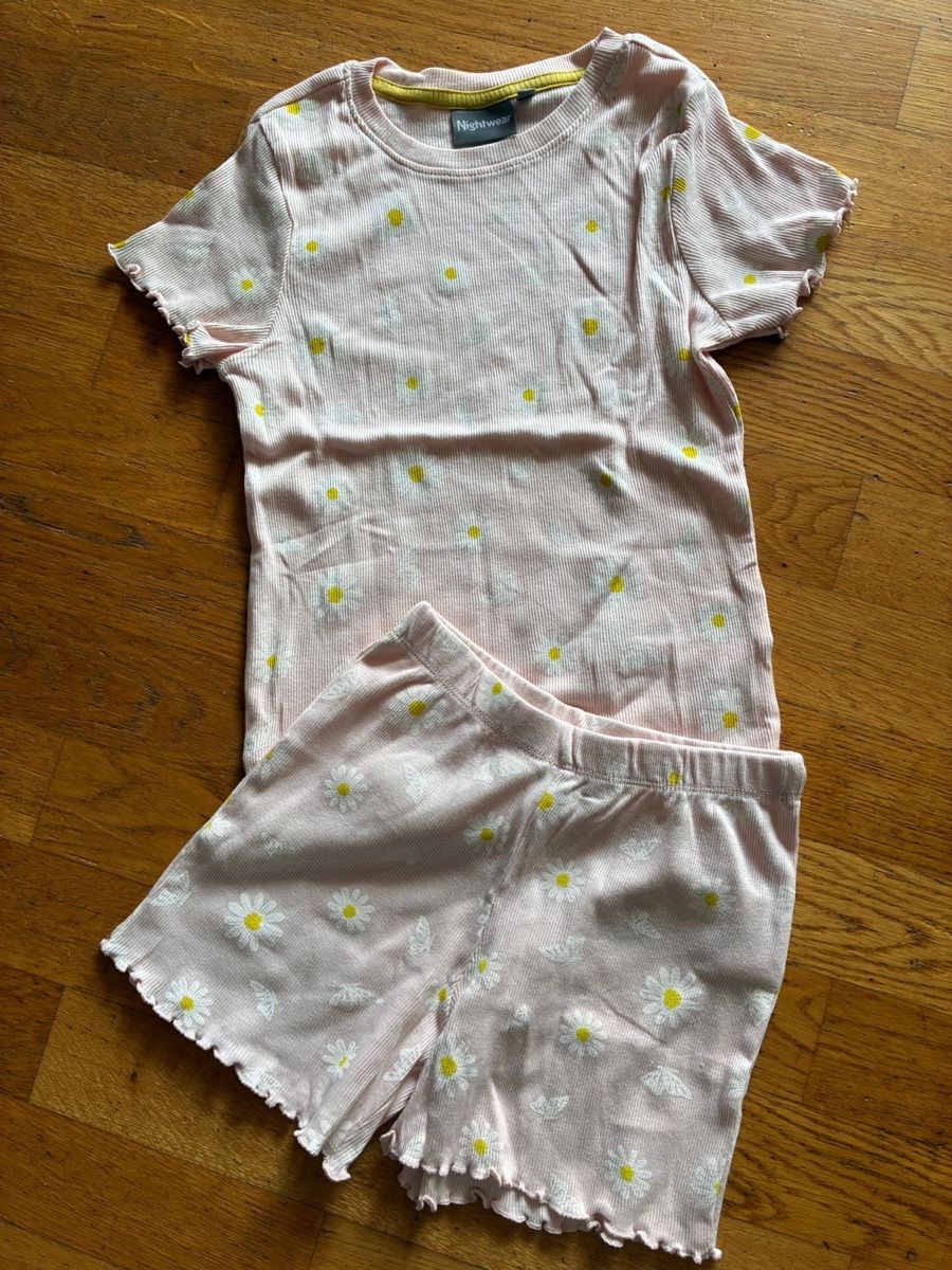 Pyjamas & Ähnliches: schönes Pyjama Gr. 122/128, Neu – Neu (gemäss Beschreibung) aus Richterswil von duffi326464