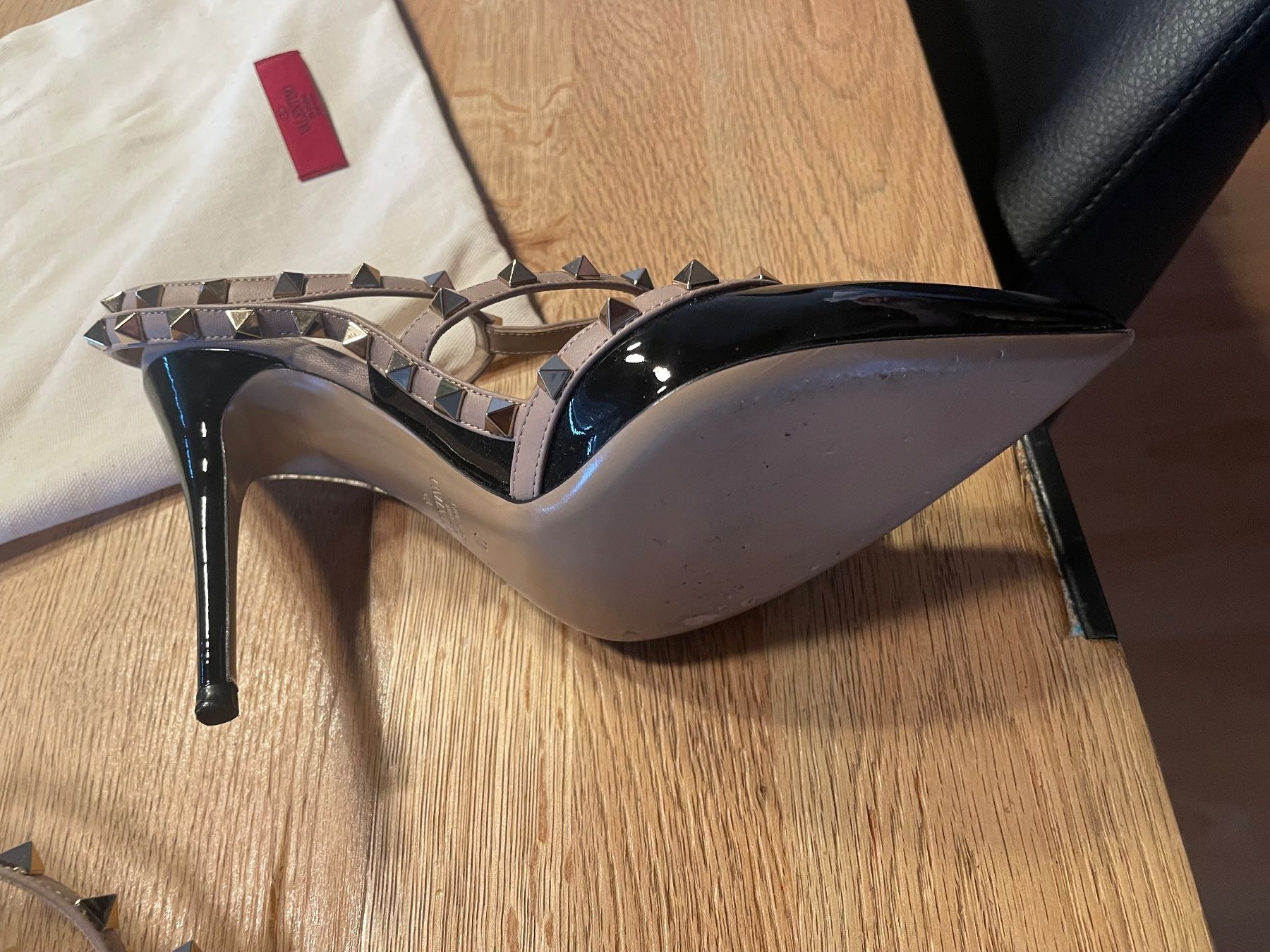 Valentino Scarpe da donna: Valentino Rockstud Heels Black Beige Size 40 – Usato da Bazenheid venduto da hat_96 5