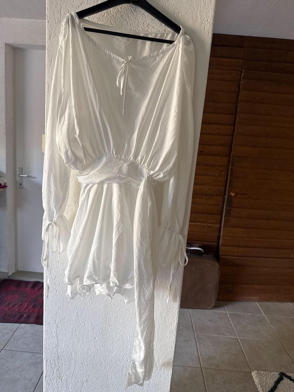 Autres vêtements garçon: KLEID GR M – D'occasion à Birr par WalkyriaM