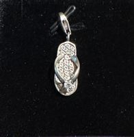 Thomas Sabo - Flip-Flop Charm mit Zirkonia Besetzung