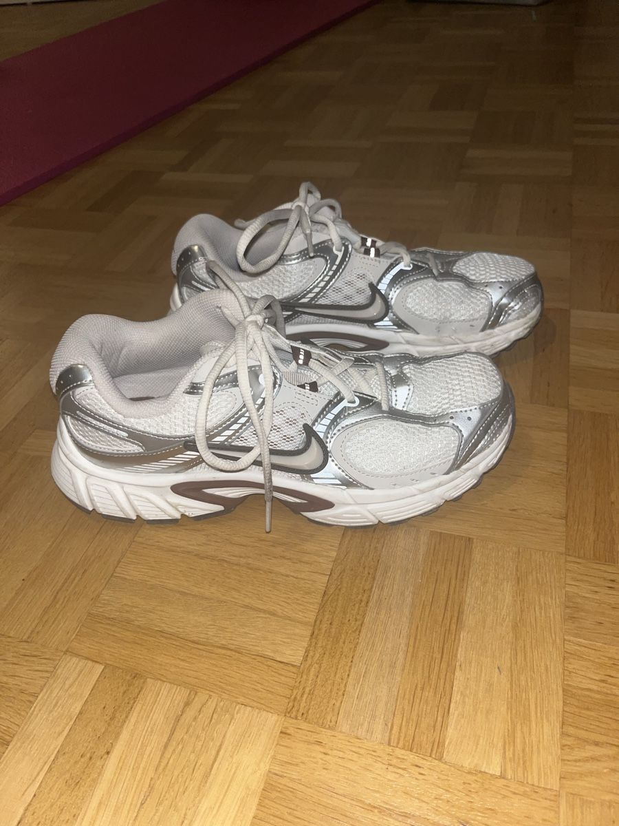 Nike Scarpe da donna: Nike air – Nuovo (secondo la descrizione) da Bern venduto da fae_69vh