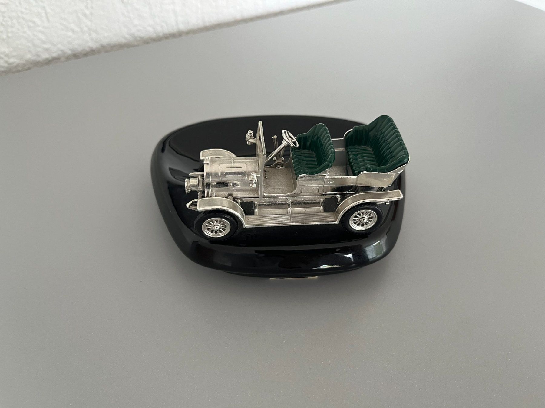 Aschenbecher: Vintage Aschenbecher mit Oldtimer Auto – Gebraucht aus Birmenstorf AG von nfl_6z2d 4