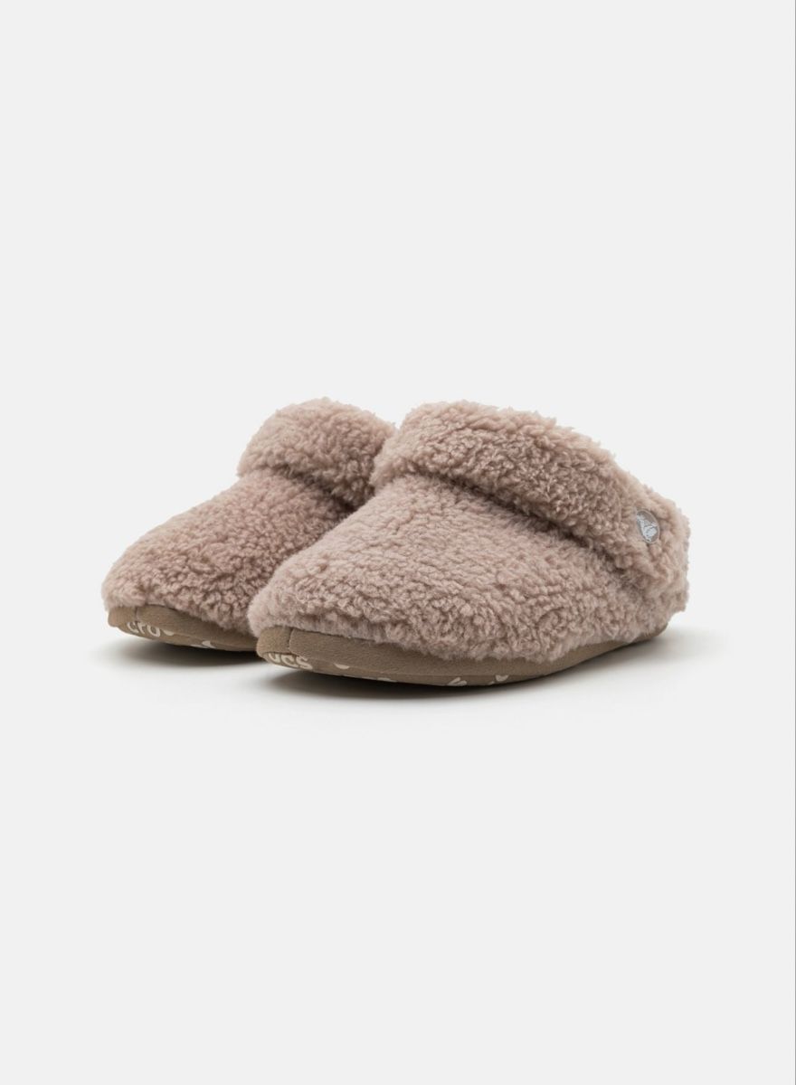 Crocs Scarpe per ragazzi: Crocs Classic Cozzzy – Taille 33/34 – Nuovo (secondo la descrizione) da La Verrerie venduto da efr_8g27 1