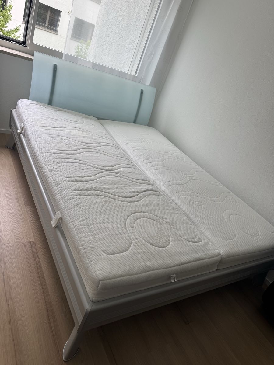 Letti: Doppelbett mit Glas-Kopfteil inkl. 2 Matratzen – Usato da Kriens venduto da sar_28xx