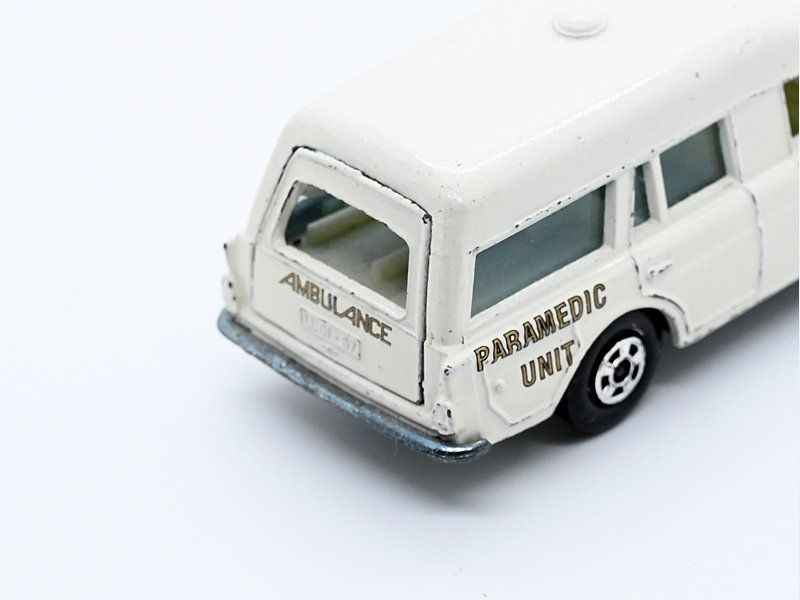 Matchbox Modellini d'auto: Matchbox Lesney No.3  MERCEDES "BINZ" AMBULANCE CODE3 ? – Usato da Zufikon venduto da MatchboxCorner 2
