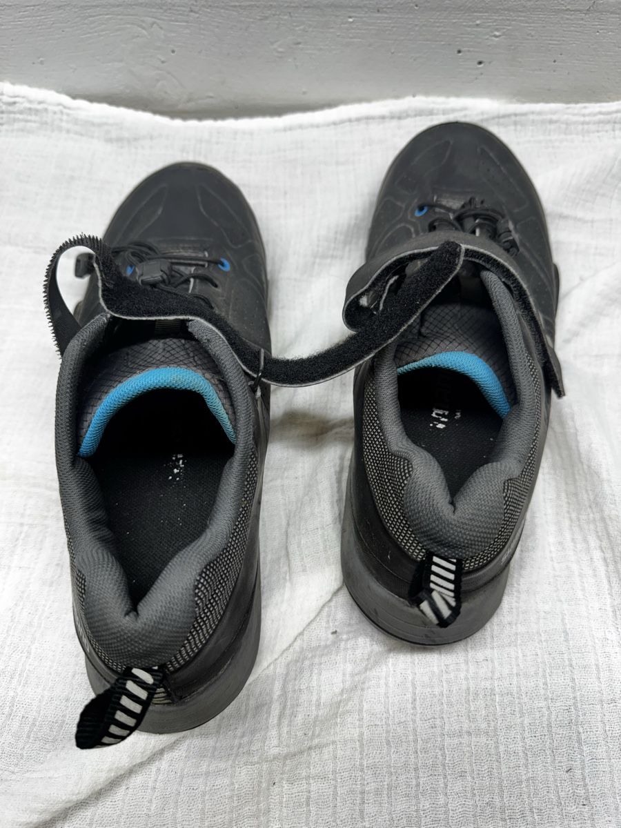 Scarpe da uomo: Chaussures de VTT Shimano. Taille 42  – Usato da Geneveys-Coffrane venduto da Llion 2