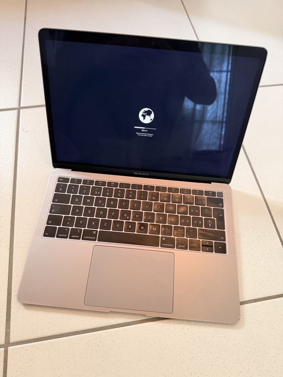 Apple Notebooks: Mac Book Air 2018 - ohne Ladekabel – Gebraucht aus Nürensdorf von ULISH4DESIGN