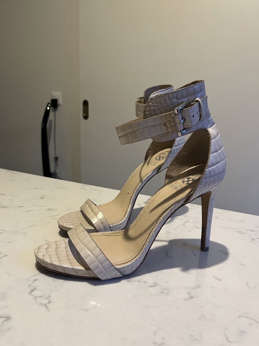 Scarpe da donna: Vince Camuto Beige Heels, size 8.5 US – Usato da Mies venduto da nic_yk5d 8