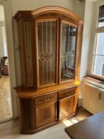 Vitrinen-Buffetschrank Nussbaum gute Erhaltung