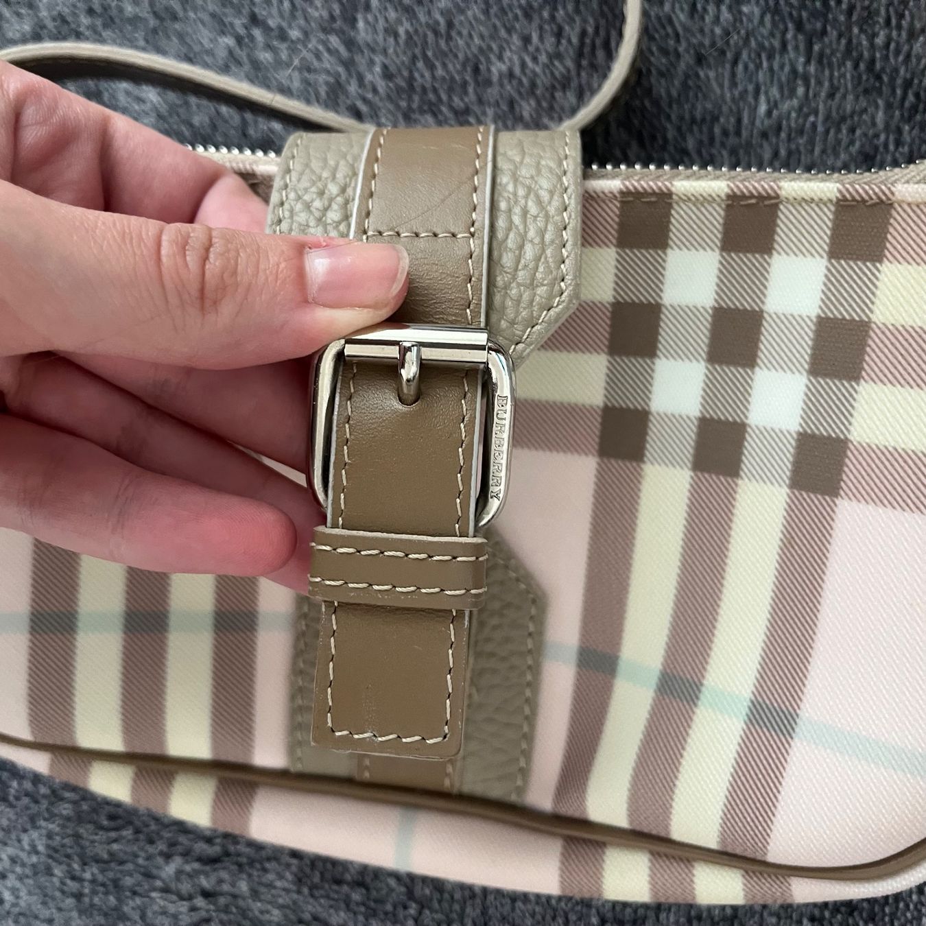 Burberry Taschen für Damen: Burberry Nova Check Shoulder Bag – Gebraucht aus Zug von saskia-chiara 1