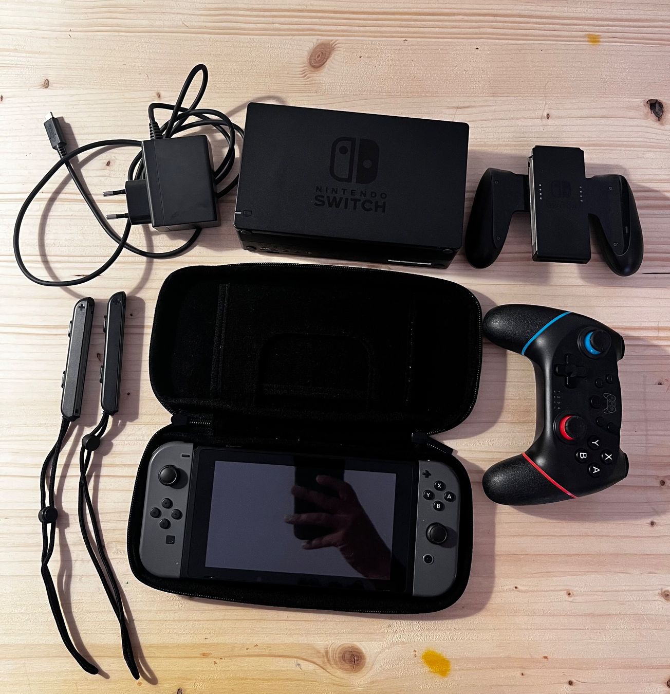 Nintendo Consoles: Nintendo Switch première génération – D'occasion à Lausanne par ant_68z8