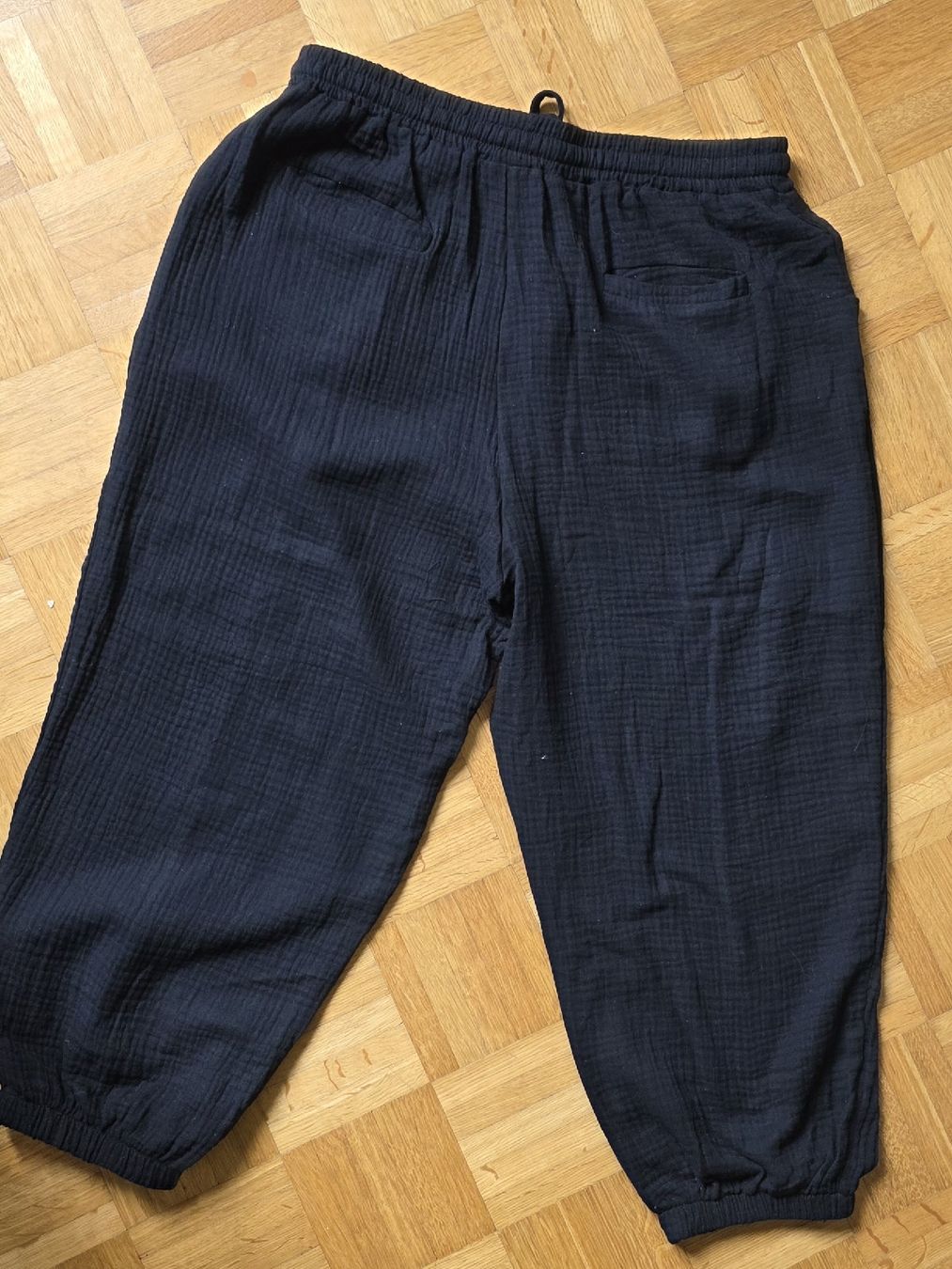 Pantaloni: Pantalon noir coton Taille L – Usato da Yverdon-les-Bains venduto da van_dq65 8