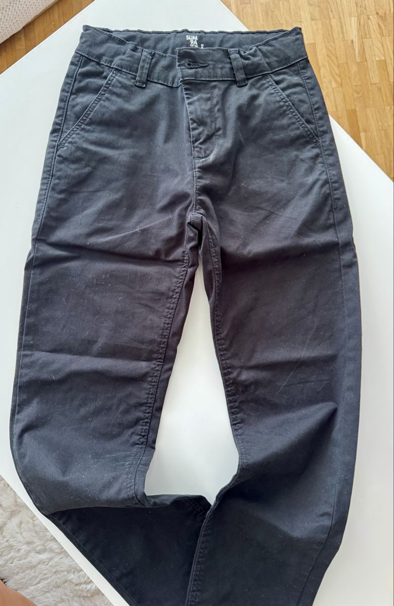 Pantaloni: Pantalon noir taille 9 ans – Usato da Genève venduto da AS27