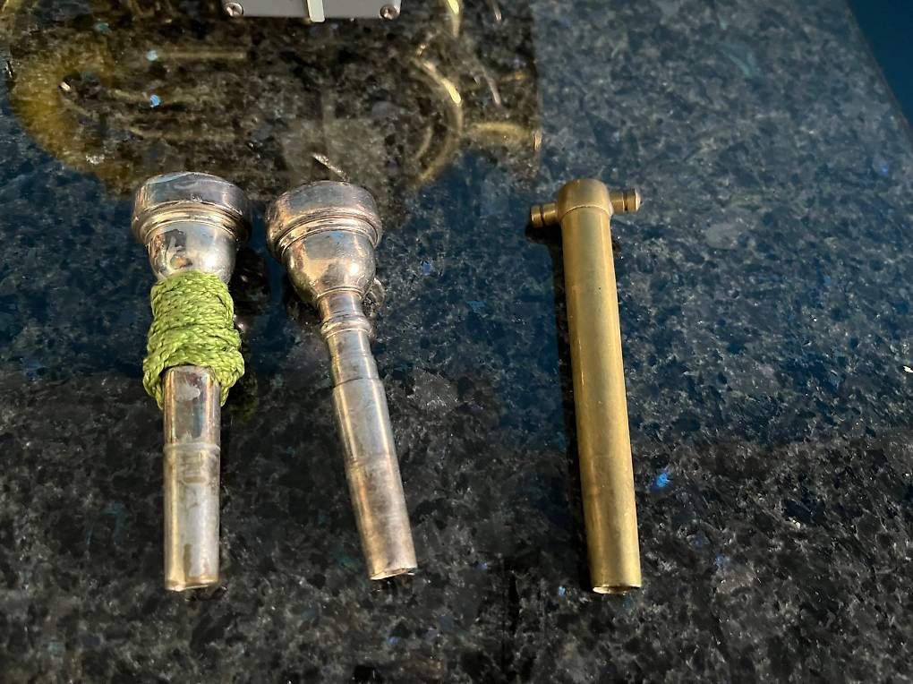 Strumenti musicali: Kornett /Trompete mit Tasche – Usato da Therwil venduto da Mautzerli 2