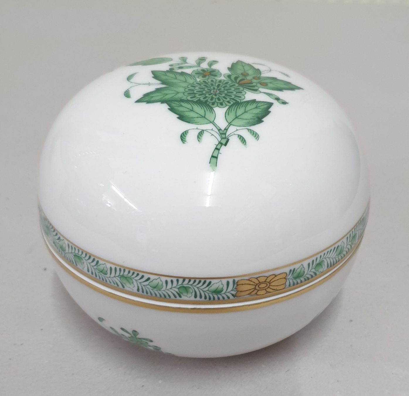Sonstige Dekorationen & Accessoires: Herend Porzellandose – Gebraucht aus Emmen von Brockofsky