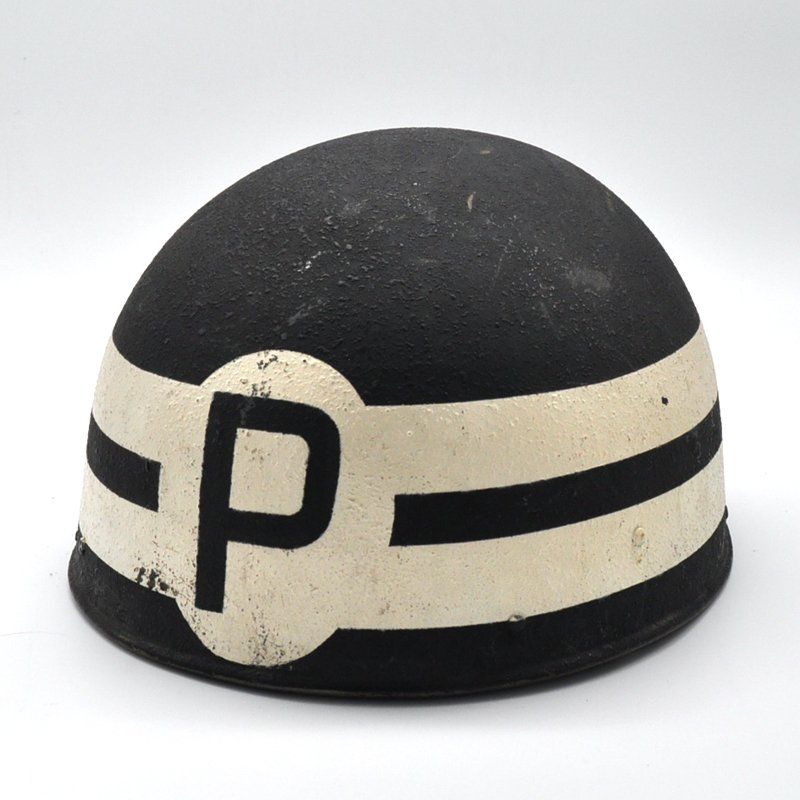 Schweizer Armee Uniformi & Effetti personali: Stahlhelm 48/56 der Heerespolizei – Usato da Uerkheim venduto da fabulafero