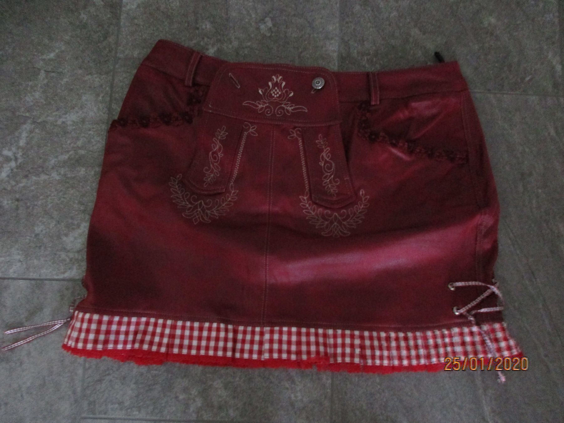 Gonne: Leder Mini Imitat Jupe wunderschön 40 – Usato da Ottenbach venduto da Claurin