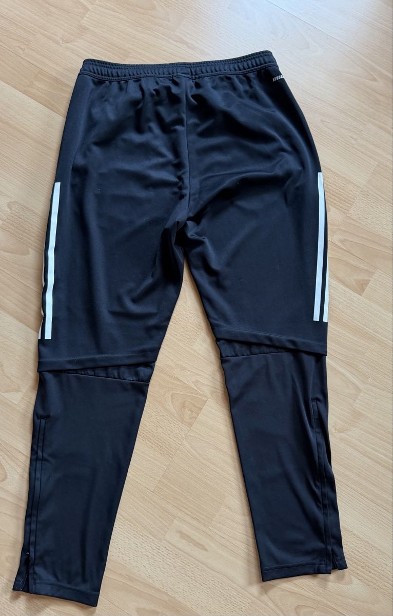 Adidas Pantalons: Adidas Trainerhose Grösse L – D'occasion à Bättwil par a.annikaa 1