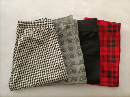 Kleiderpaket mit 4 Leggings in Grösse S, NEU!