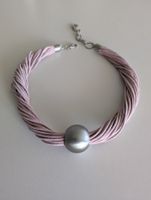 Wunderschöne, mehrsträngige Halskette / Choker in Altrosa