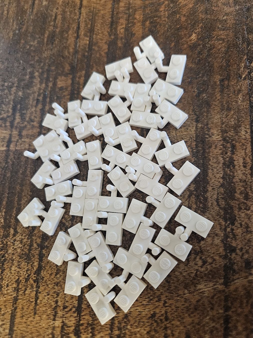 Lego Kit di costruzioni: lego 4623 lot de 50 pièces White Plate, Modified 1 x 2 – Usato da Confignon venduto da Ecrofigs 1