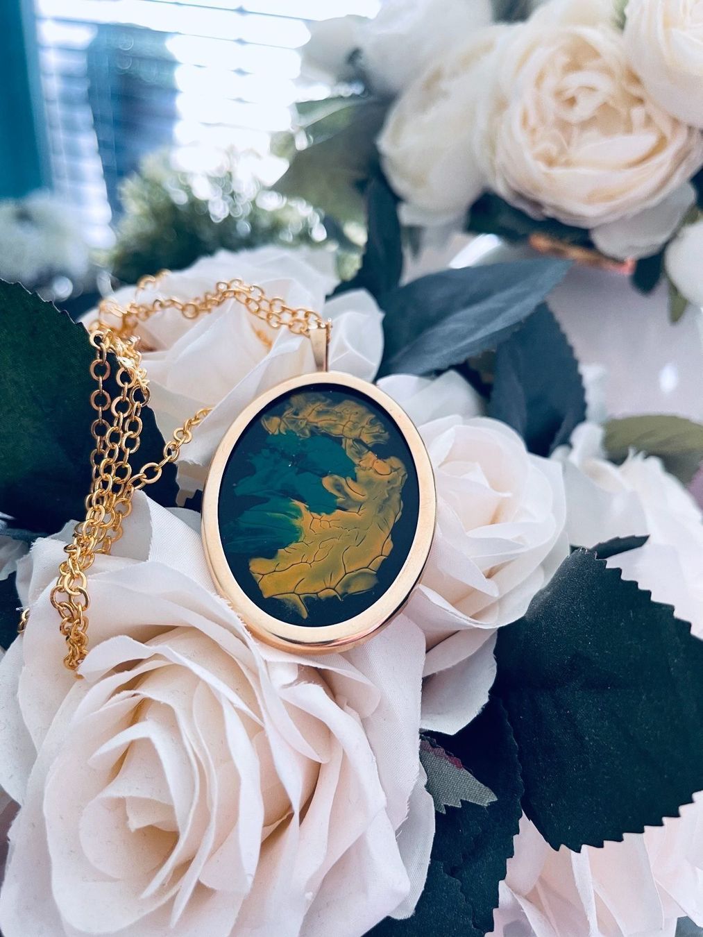 Catenine: Wunderschöne Kette mit Medaillon – Usato da Winkel venduto da KaschmirArt 1