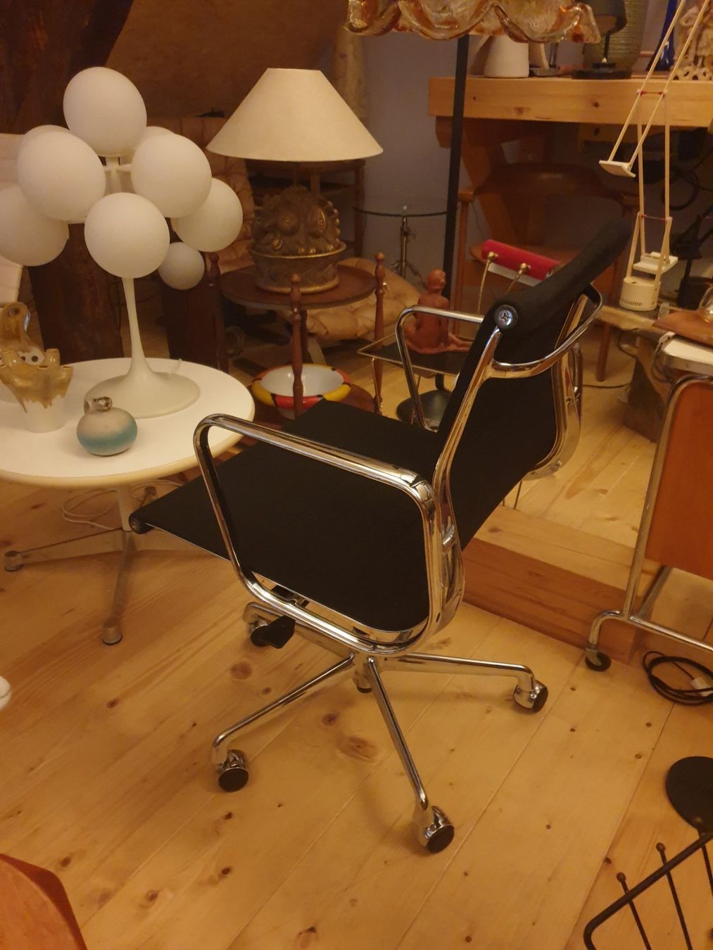 Vitra Chaises: Eames Vitra EA 117 Office Chair – D'occasion à rebstein par spacy73 1