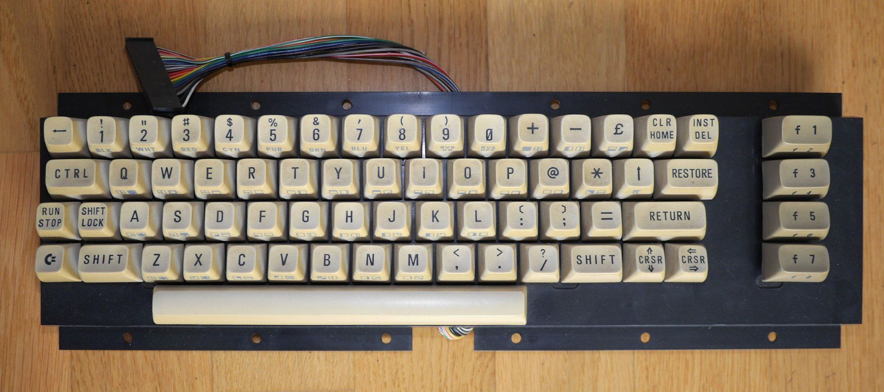 Tastaturen: Commodore C64 Keyboard White Keys – Gebraucht aus Dietwil von  1